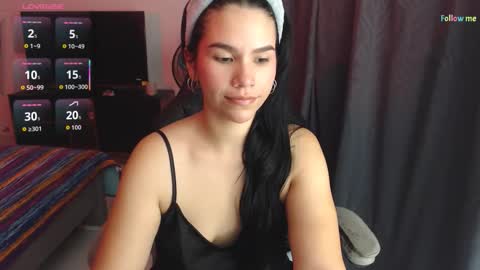 Snapshot of sky_lover_ chatting on 10.13.25 Sky online show from 10.13.25