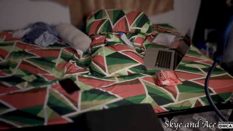 Skye and Ace online show from 12.12.24