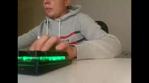 Snapshot of skyfalltoyou chatting on 11.28.25 skyfalltoyou online show from 11.28.25