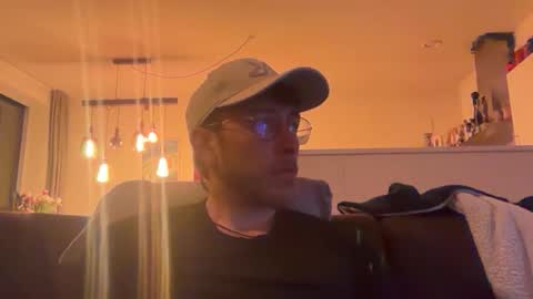 skyisthelimit1995 online show from 03.25.26