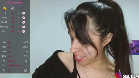 Snapshot of skylady05 chatting on 04.24.26 millie online show from 04.24.26