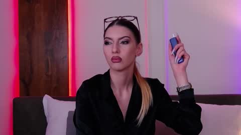 Snapshot of skylarspark chatting on 10.18.25 SkylarSpark online show from 10.18.25