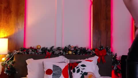 Snapshot of skylarspark chatting on 11.29.25 SkylarSpark online show from 11.29.25