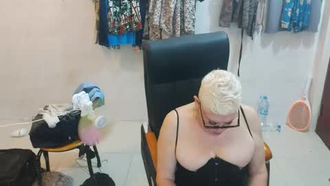 skylartgilf205565 online show from 09.16.25