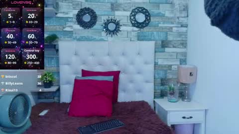 skyler_naomi online show from 05.13.26