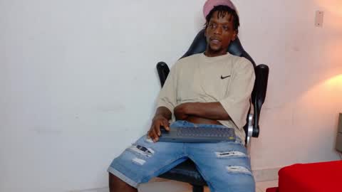 Snapshot of skylerbigxxx chatting on 10.02.25 SKYLERBIGXXX online show from 10.02.25