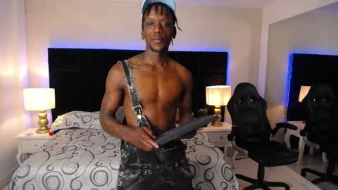 Snapshot of skylerbigxxx chatting on 04.15.26 SKYLERBIGXXX online show from 04.15.26