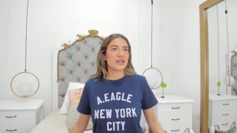 Snapshot of skylerwhite02 chatting on 03.18.26 Skyler online show from 03.18.26