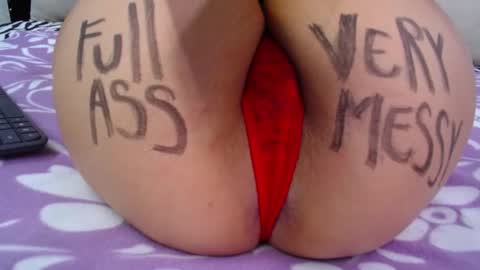 Snapshot of skynny_horney chatting on 12.20.24 Skynny online show from 12.20.24