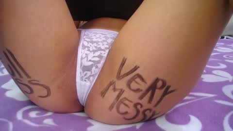 Snapshot of skynny_horney chatting on 12.21.24 Skynny online show from 12.21.24