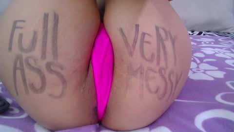 Snapshot of skynny_horney chatting on 12.22.24 Skynny online show from 12.22.24