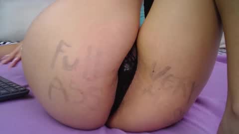 Snapshot of skynny_horney chatting on 12.29.24 Skynny online show from 12.29.24