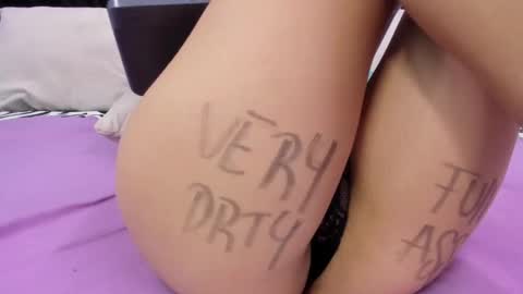 Snapshot of skynny_horney chatting on 01.23.25 Skynny online show from 01.23.25