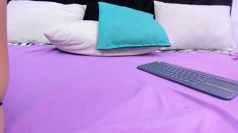 Snapshot of skynny_horney chatting on 02.21.25 Skynny online show from 02.21.25