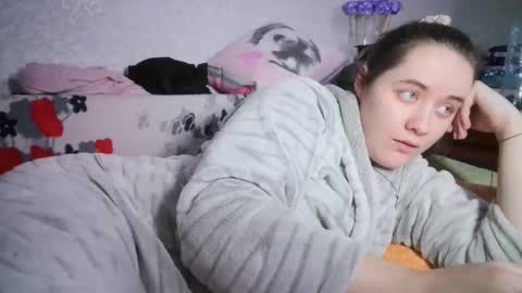 skyressie333 online show from 02.22.25