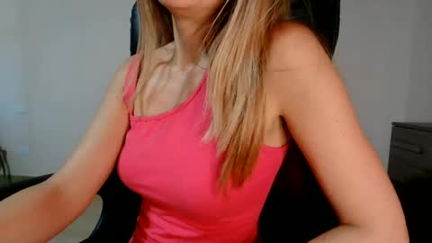 Snapshot of sladypretty chatting on 06.27.26 Slady online show from 06.27.26