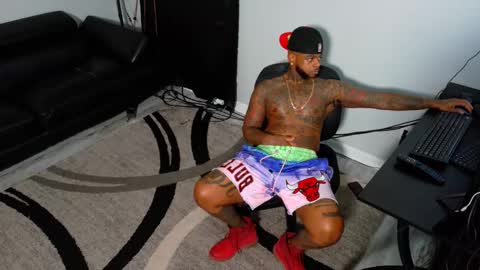 Snapshot of slangondemhoes chatting on 11.26.25 nasty twitter KASHCARTERATL online show from 11.26.25