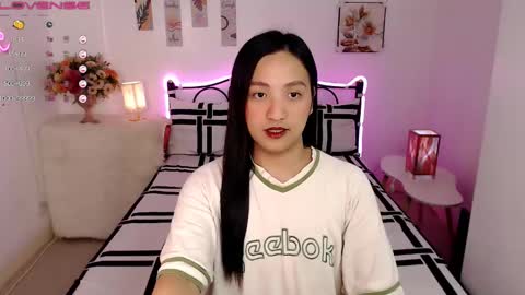 Queen Cyrine online show from 02.13.25