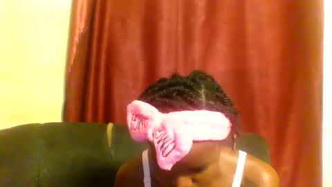 Snapshot of sleek_ass chatting on 03.01.25 sleek_ass online show from 03.01.25