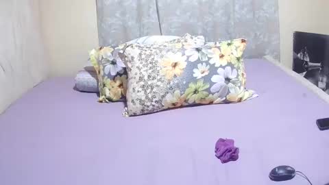 Snapshot of slender_sweetbabe chatting on 03.30.26 slender_sweetbabe online show from 03.30.26