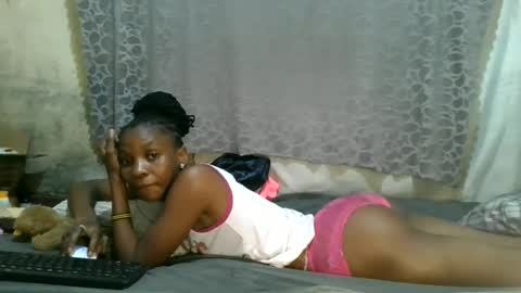 Snapshot of slim_girl01 chatting on 06.25.26 slim_girl01 online show from 06.25.26