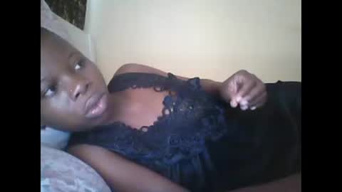 Snapshot of slim_petite_ebony chatting on 12.13.24 slim_petite_ebony online show from 12.13.24