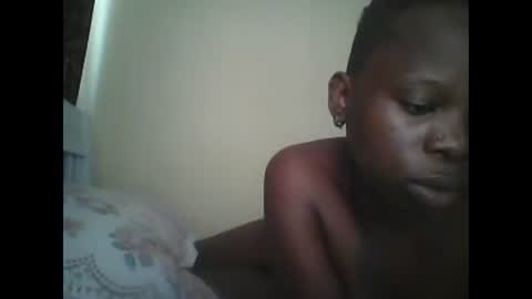 Snapshot of slim_petite_ebony chatting on 12.14.24 slim_petite_ebony online show from 12.14.24