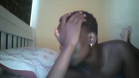 Snapshot of slim_petite_ebony chatting on 12.16.24 slim_petite_ebony online show from 12.16.24