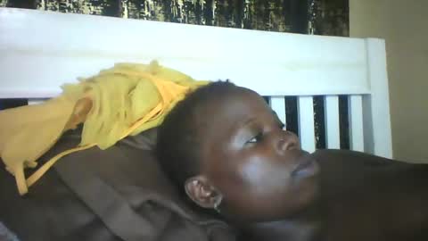 Snapshot of slim_petite_ebony chatting on 12.17.24 slim_petite_ebony online show from 12.17.24