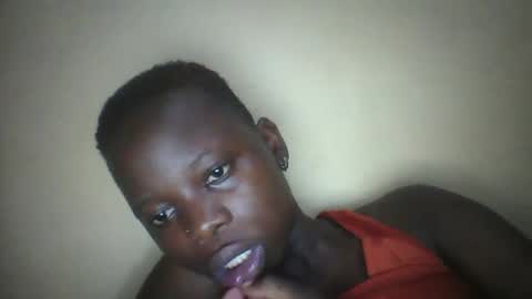 Snapshot of slim_petite_ebony chatting on 12.22.24 slim_petite_ebony online show from 12.22.24