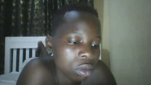 Snapshot of slim_petite_ebony chatting on 12.25.24 slim_petite_ebony online show from 12.25.24