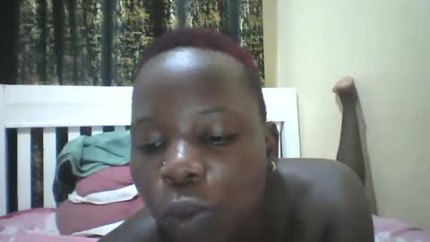 Snapshot of slim_petite_ebony chatting on 01.02.25 slim_petite_ebony online show from 01.02.25
