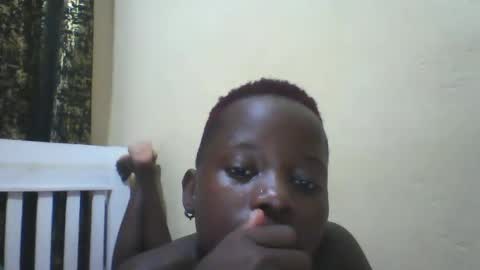 Snapshot of slim_petite_ebony chatting on 01.03.25 slim_petite_ebony online show from 01.03.25