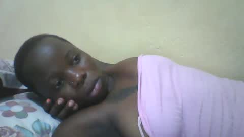 Snapshot of slim_petite_ebony chatting on 01.22.25 slim_petite_ebony online show from 01.22.25