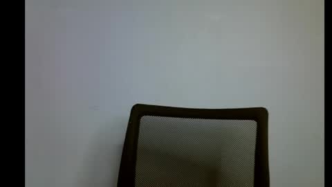 Snapshot of slim_petitqueen chatting on 05.06.26 Alice online show from 05.06.26