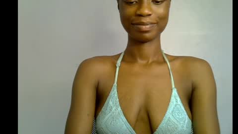 Snapshot of slim_petitqueen chatting on 05.07.26 Alice online show from 05.07.26