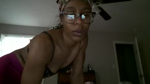 slimmmgooodiexoxo online show from 12.18.25