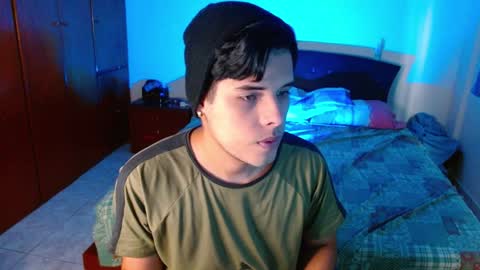 Snapshot of slogan_30 chatting on 12.10.24 Logan online show from 12.10.24