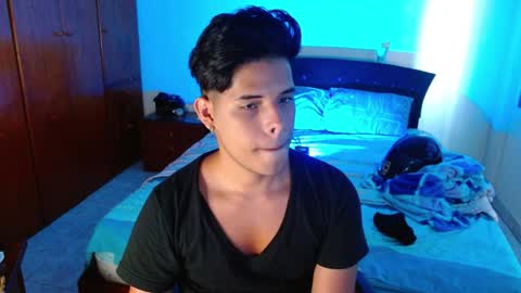 Snapshot of slogan_30 chatting on 12.17.24 Logan online show from 12.17.24