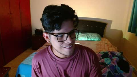 Snapshot of slogan_30 chatting on 12.27.24 Logan online show from 12.27.24