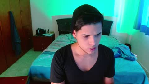 Snapshot of slogan_30 chatting on 01.13.25 Logan online show from 01.13.25