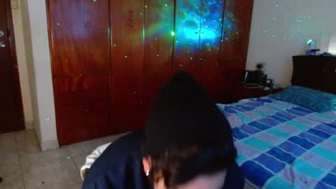 Snapshot of slogan_30 chatting on 01.27.25 Logan online show from 01.27.25