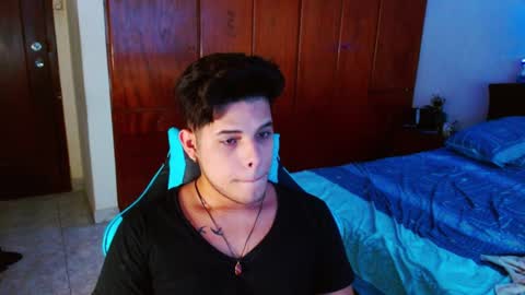 Snapshot of slogan_30 chatting on 02.06.25 Logan online show from 02.06.25