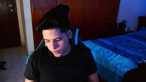 Snapshot of slogan_30 chatting on 02.07.25 Logan online show from 02.07.25