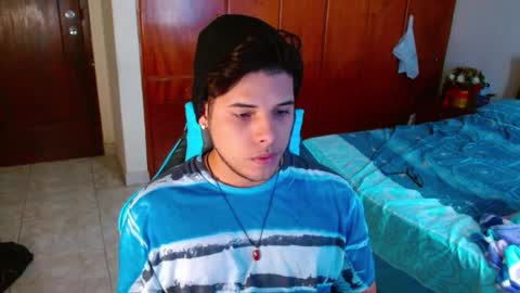 Snapshot of slogan_30 chatting on 02.17.25 Logan online show from 02.17.25