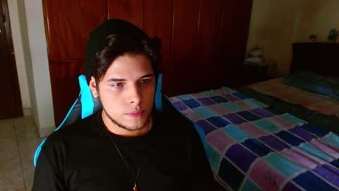 Snapshot of slogan_30 chatting on 02.28.25 Logan online show from 02.28.25