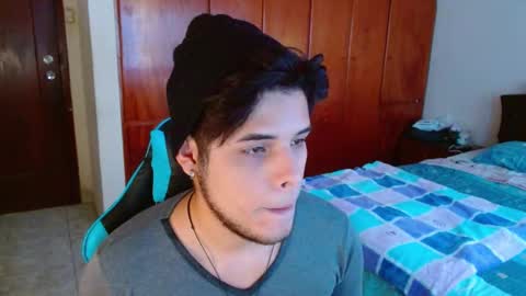 Snapshot of slogan_30 chatting on 03.01.25 Logan online show from 03.01.25