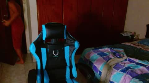 Snapshot of slogan_30 chatting on 03.02.25 Logan online show from 03.02.25