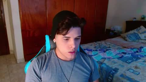 Snapshot of slogan_30 chatting on 03.03.25 Logan online show from 03.03.25