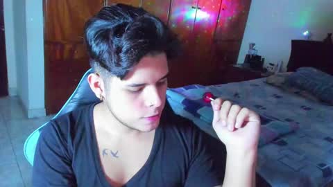 Snapshot of slogan_30 chatting on 09.19.25 Logan online show from 09.19.25